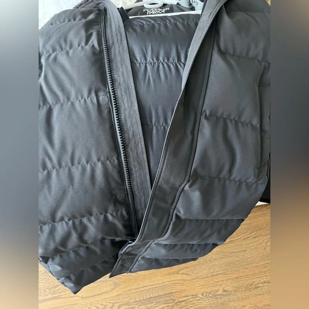 Aritzia Powder Parka Black - Picture 9 of 10